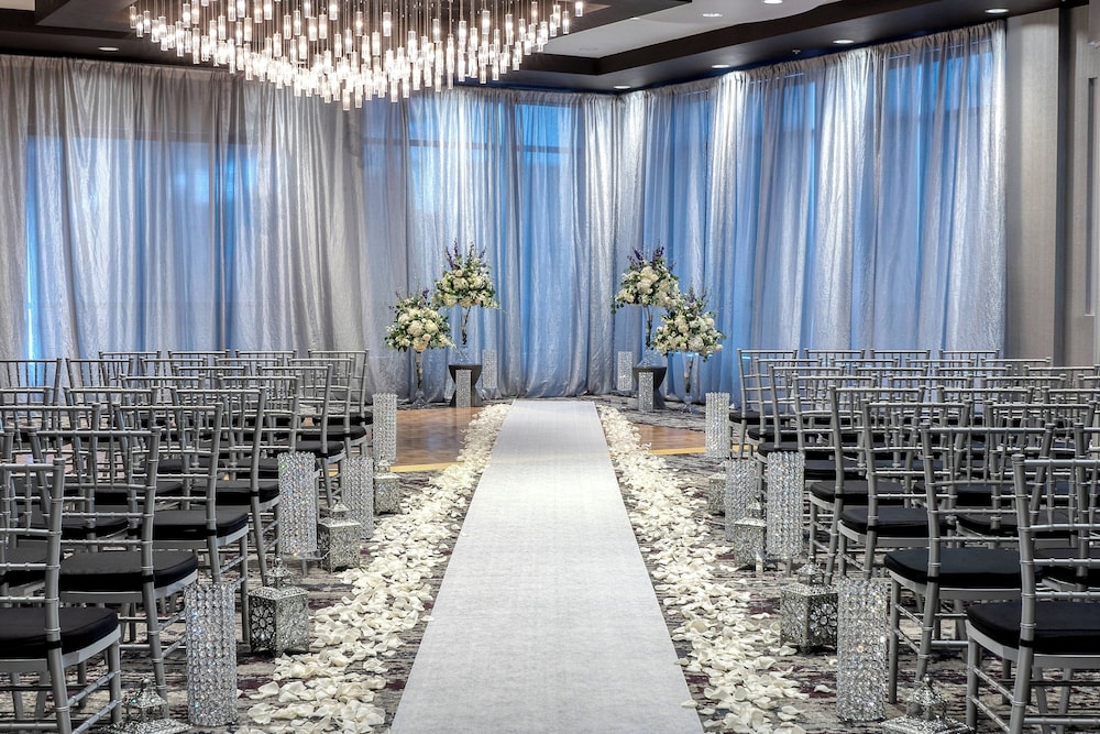 Renaissance by Marriott Boston Patriot Place Hotel - photo 42