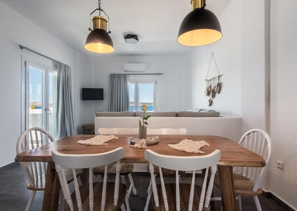 Eclipse Tales - carbon neutral hotel in Milos