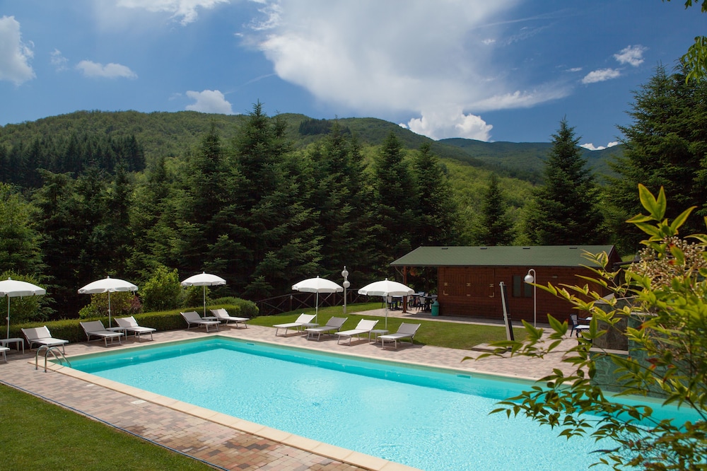 Borgo dei Corsi Holiday House — 4-Star Luxury Hotel in Ortignano Raggiolo, Italy