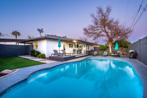 Cambridge by Porter Modern Home wHeated Pool Near El Dorado Park in Scottsdale — 4-Star Luxury Hotel in Scottsdale, United States