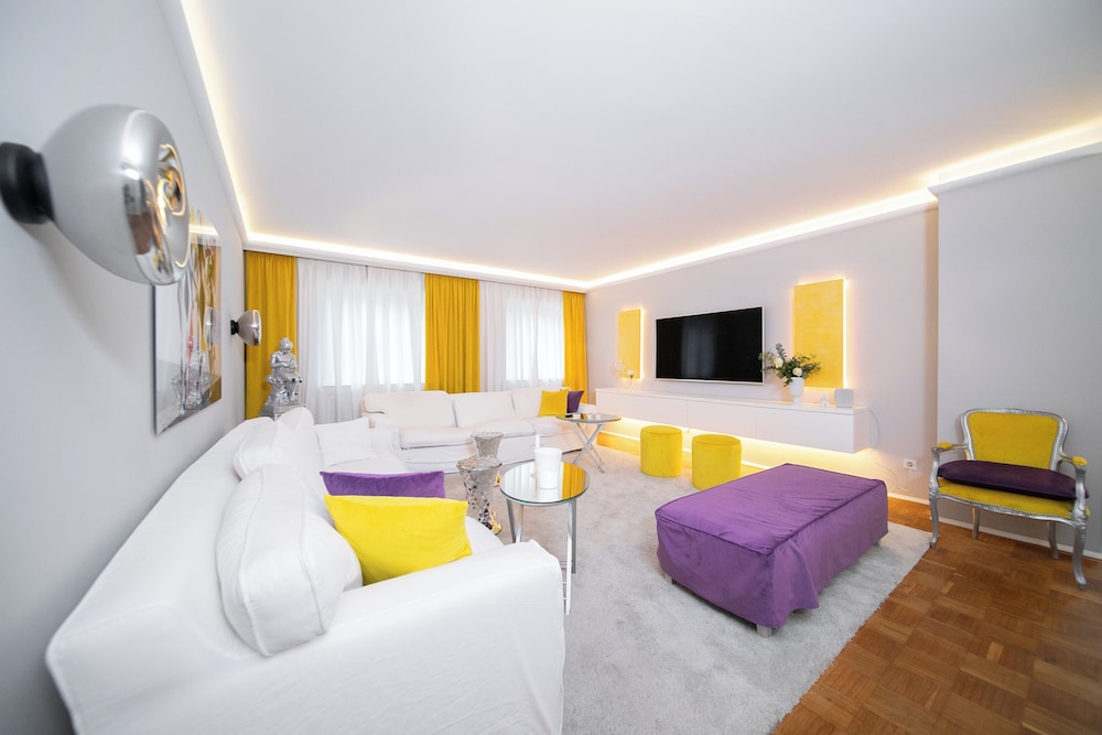 Hideaway — 4-Star Luxury Hotel in Neuss, Germany