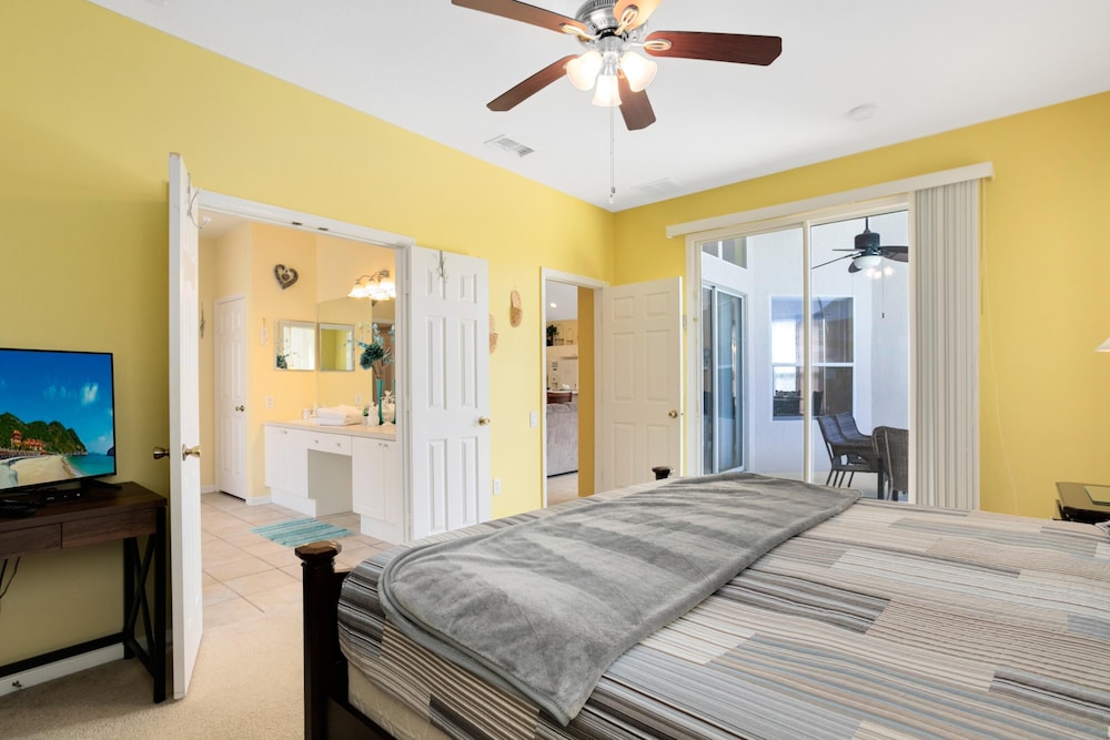 Fantastic Resort 5BR House South Facing Pool Spa - photo 13