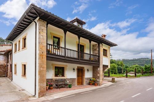 La Mirla Pernus — Colunga