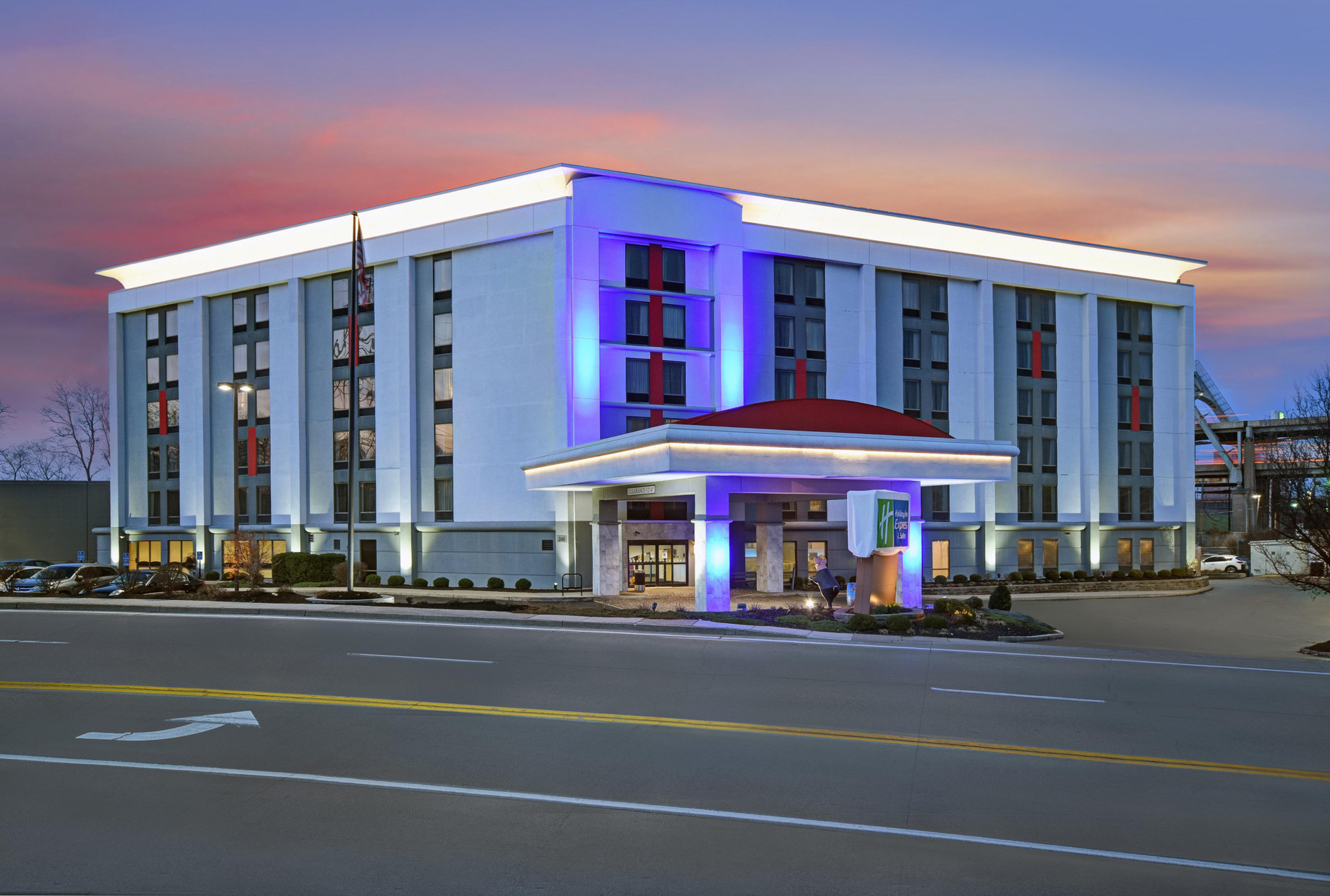 Holiday Inn Express Suites Cincinnati Riverfront By Ihg — Covington