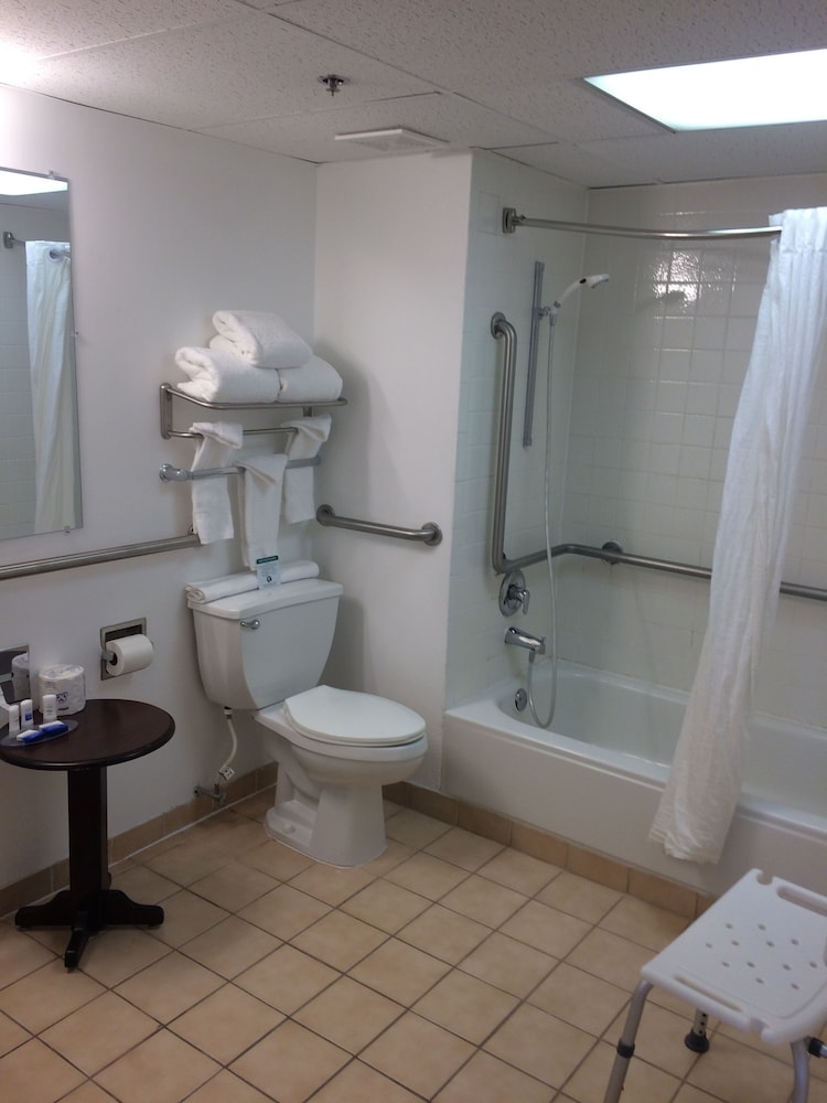 Albany Airport Inn - photo 20