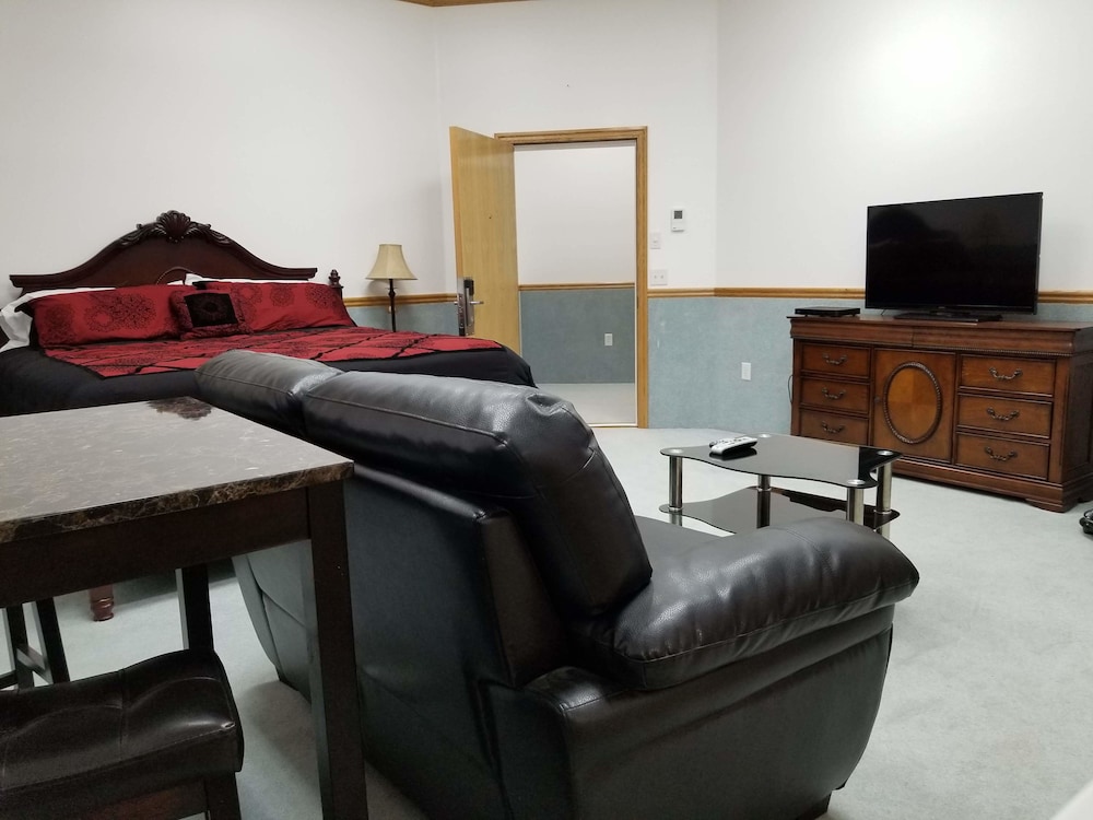 Zion's Most Wanted Hotel - photo 30