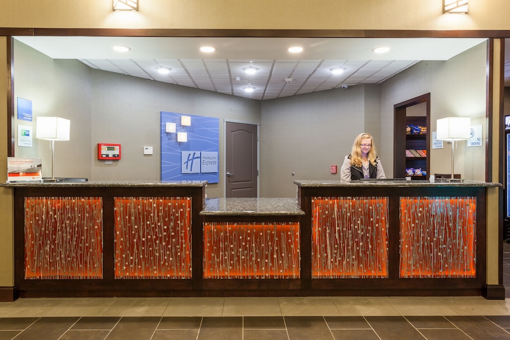 Holiday Inn Express Hotel & Suites Rapid City by IHG - photo 3