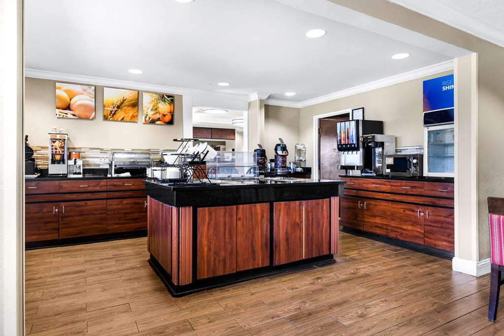 Comfort Inn Evansville East - photo 36