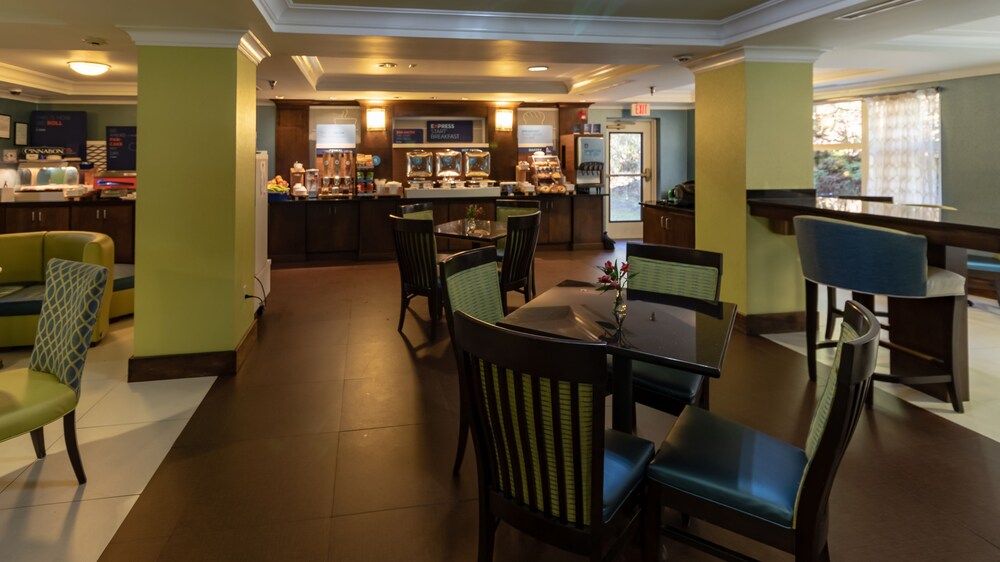 Holiday Inn Express Hotel & Suites Birmingham Irondale by IHG - photo 41