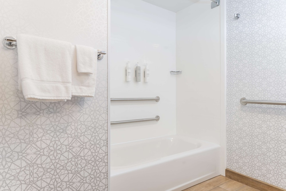 Hampton Inn & Suites St. Louis Chesterfield - photo 42