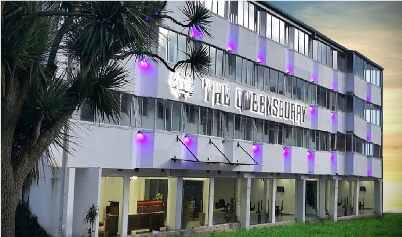 The Queensburry City Hotel — hotel in Nuwara Eliya