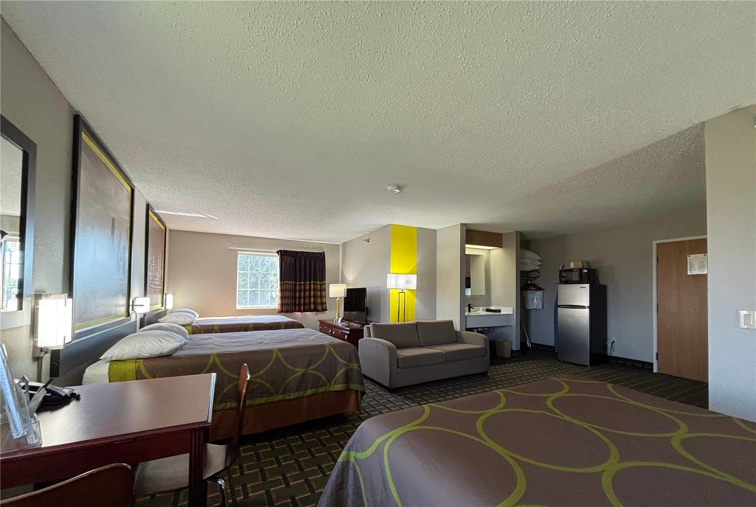 Super 8 by Wyndham Mt. Carmel IL - photo 23