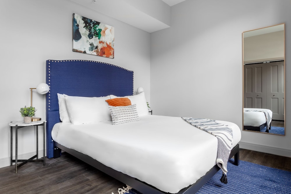 Amazing 2BR Downtown With 98 Walk Score — 4-Star Luxury Hotel in Cincinnati, United States
