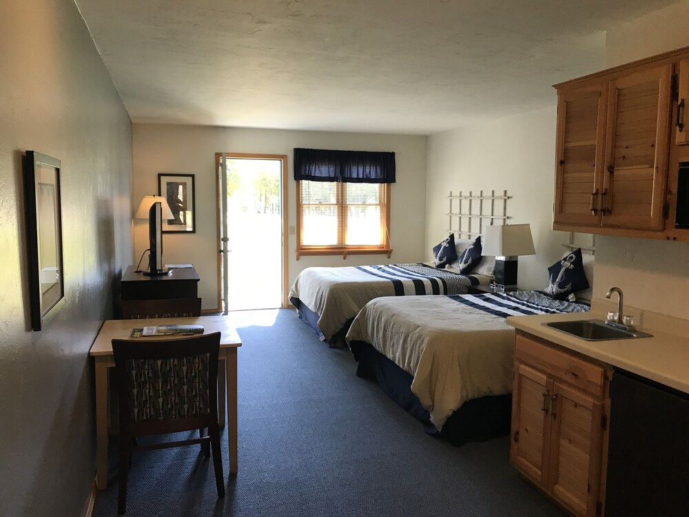 The Harbor Light Inn - photo 30