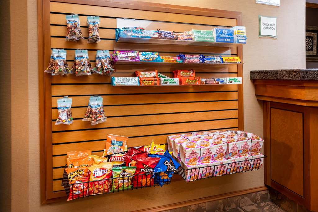 La Quinta Inn & Suites by Wyndham Portland Airport - photo 29