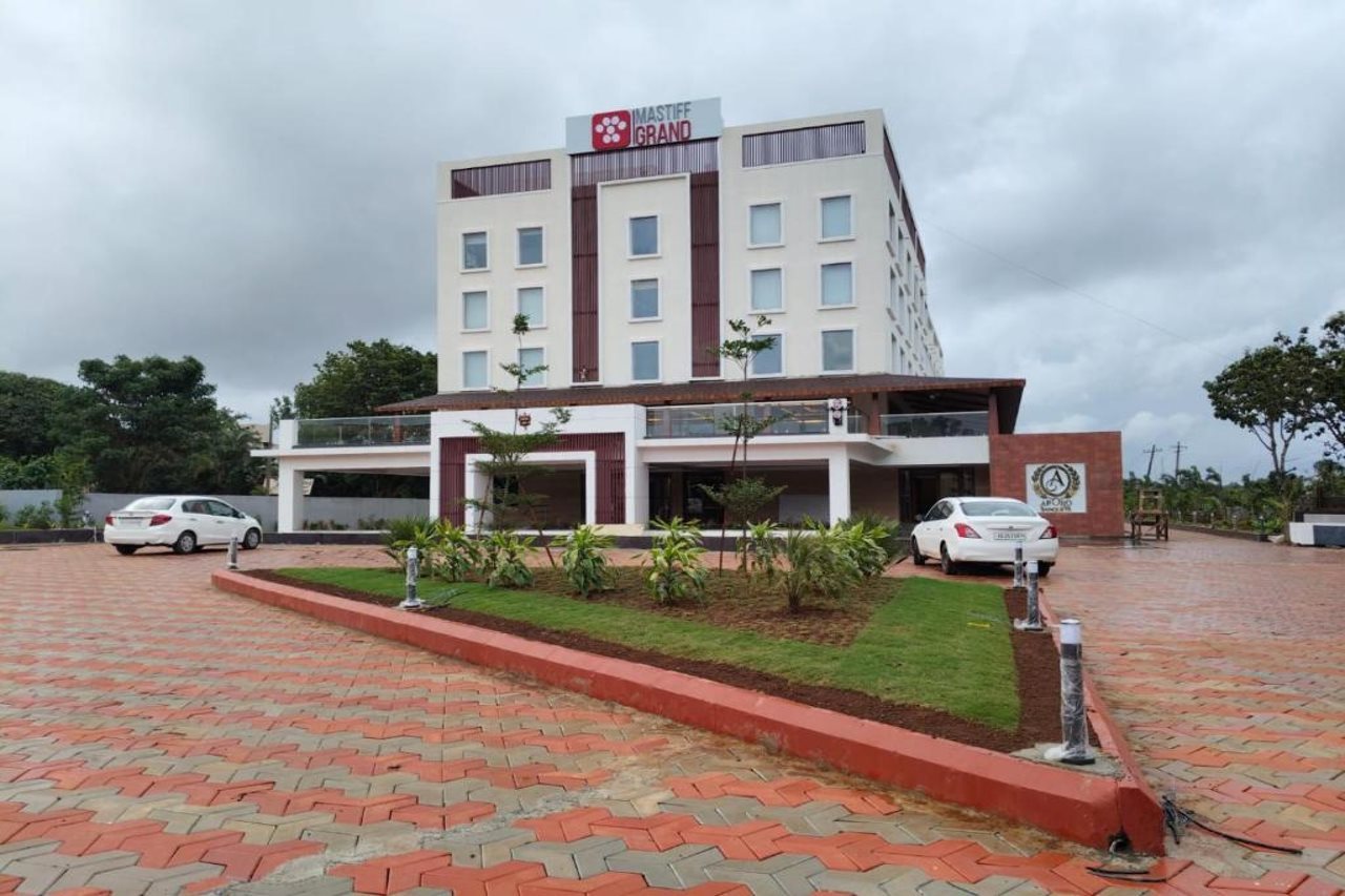 Mastiff Grand Dharwad in Karnataka, India