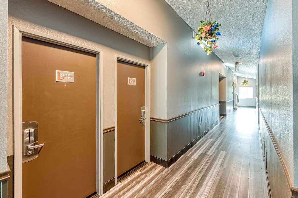 La Mirage Inn Hollywood - photo 24