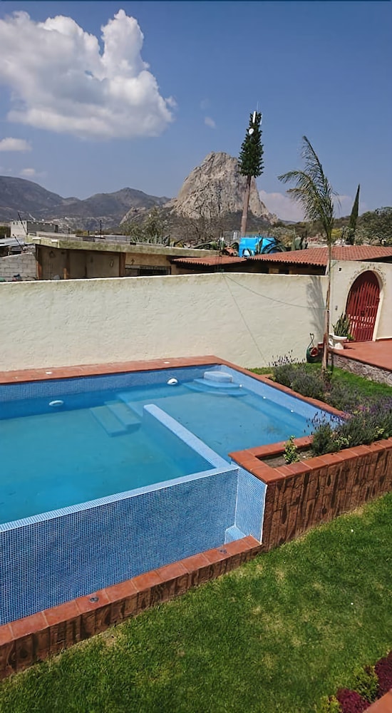 El Huizache Rotamundos Hotel in Bernal, Mexico