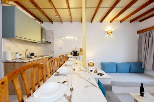 Liri Family paradise in Ialysos, Greece