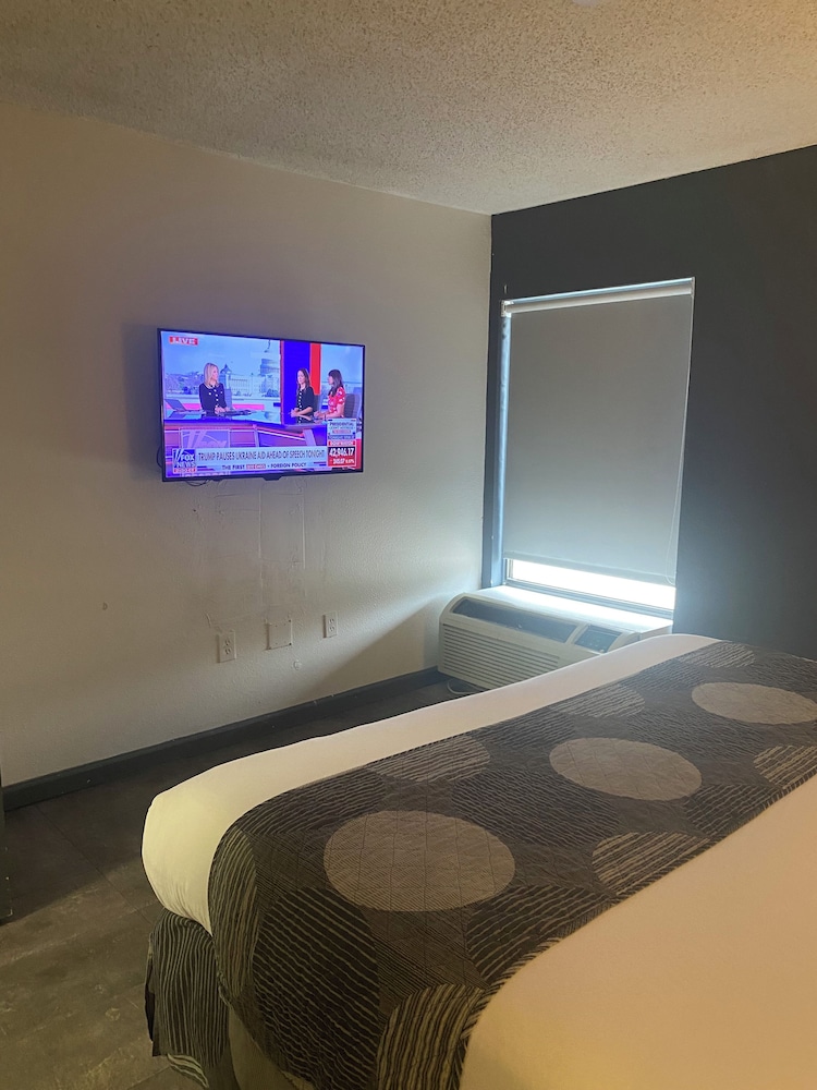 Hotel 10 Extended Stay - photo 16