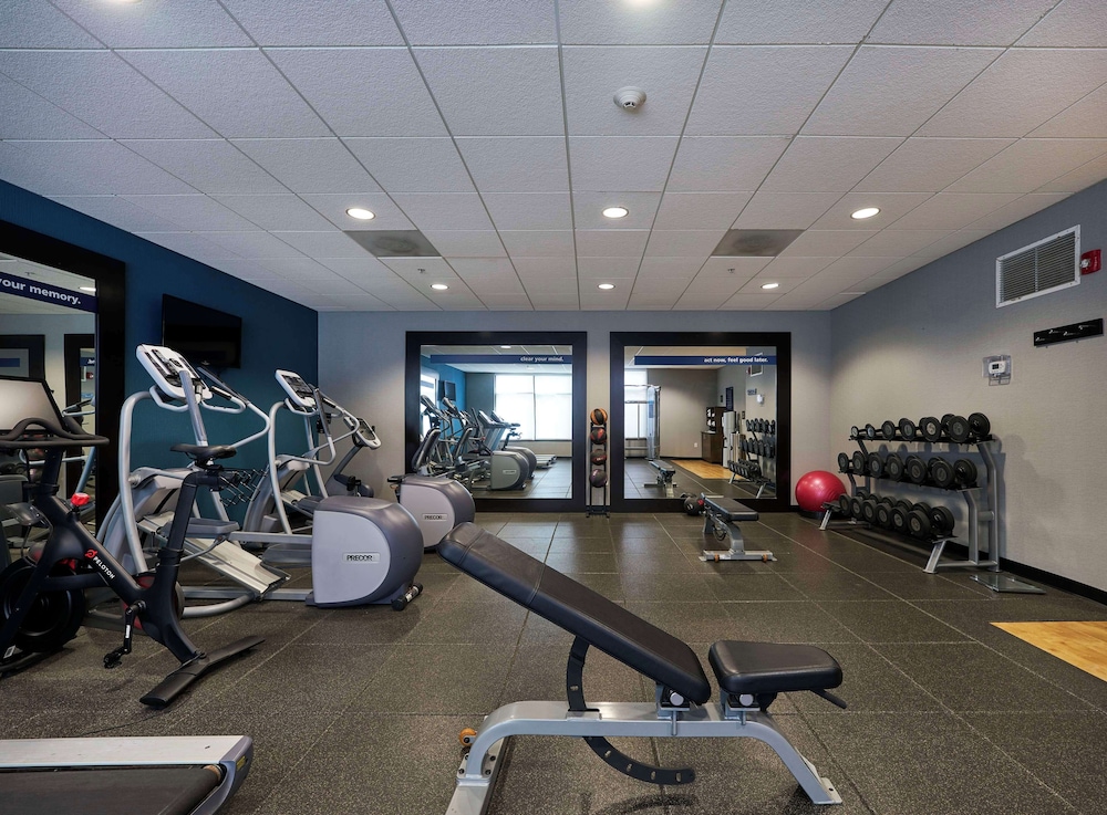 Hampton Inn & Suites Salinas - photo 16
