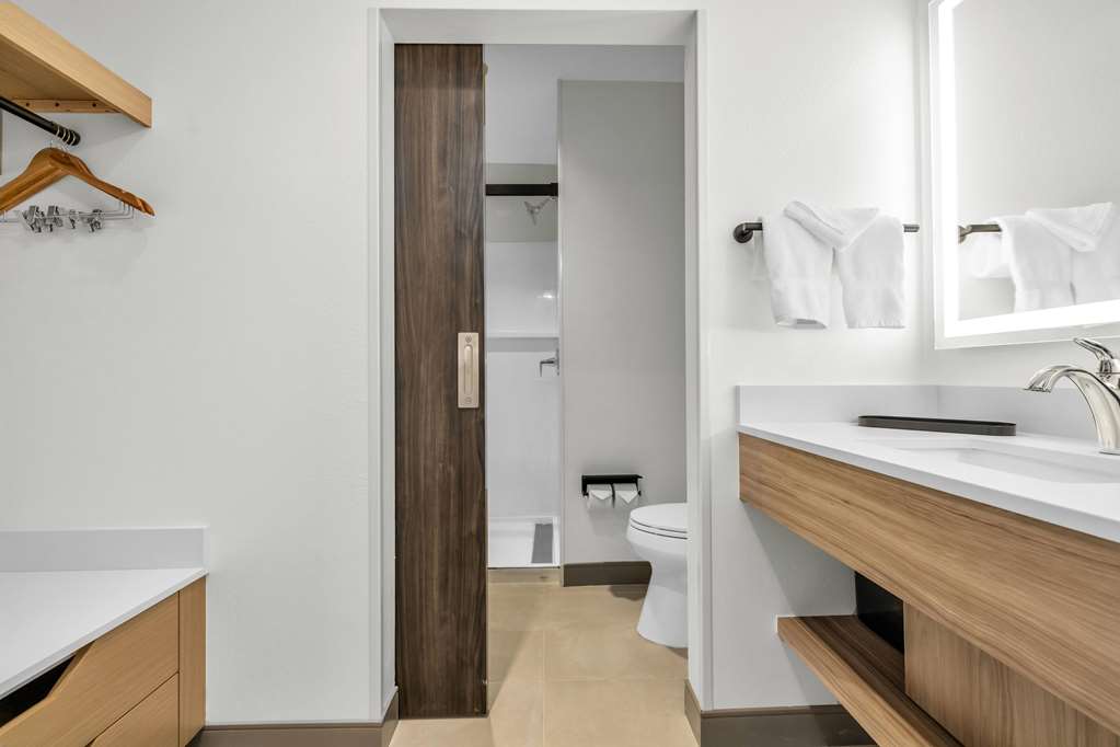La Quinta Inn & Suites by Wyndham San Jose Airport Downtown - photo 74