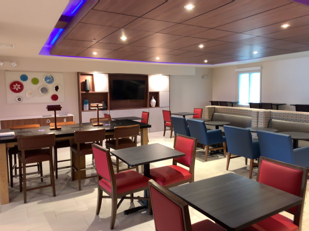 Holiday Inn Express & Suites Exmore Eastern Shore by IHG - photo 30