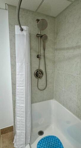 Eagles Nest Hotel - photo 9