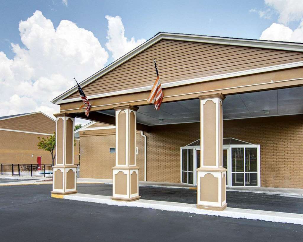 Econo Lodge Pine Bluff - photo 3