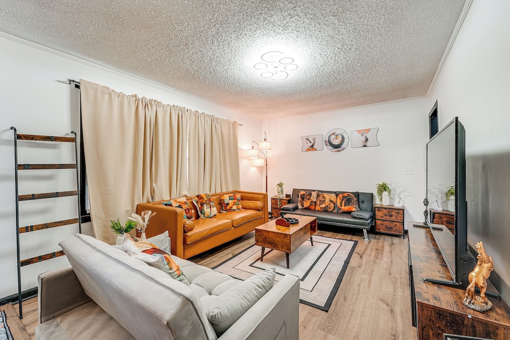 5 Mi to Town: Pet friendly Retreat in Marietta in Marietta, United States