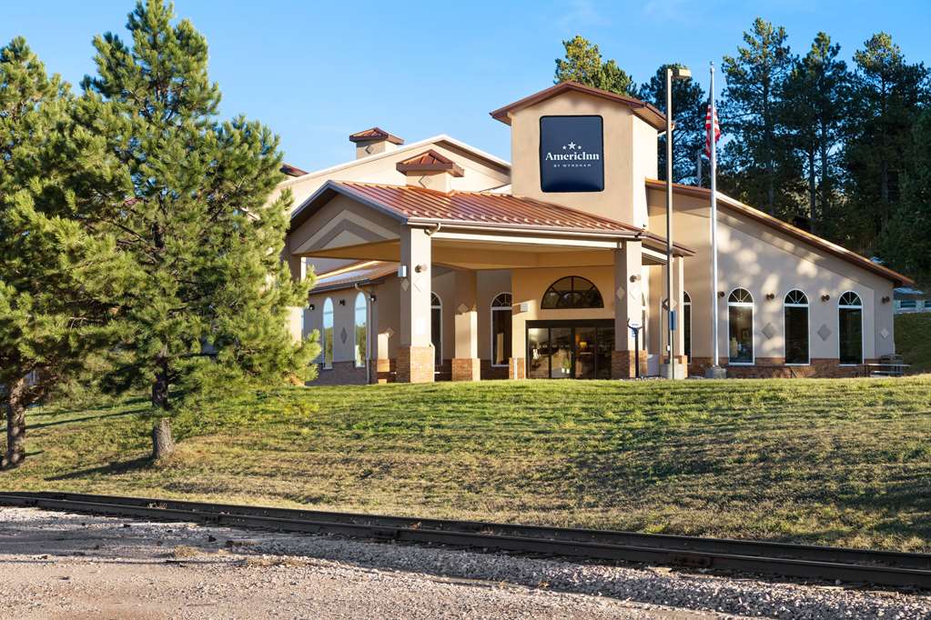 AmericInn by Wyndham Hill City Mt Rushmore - carbon neutral hotel in Hill