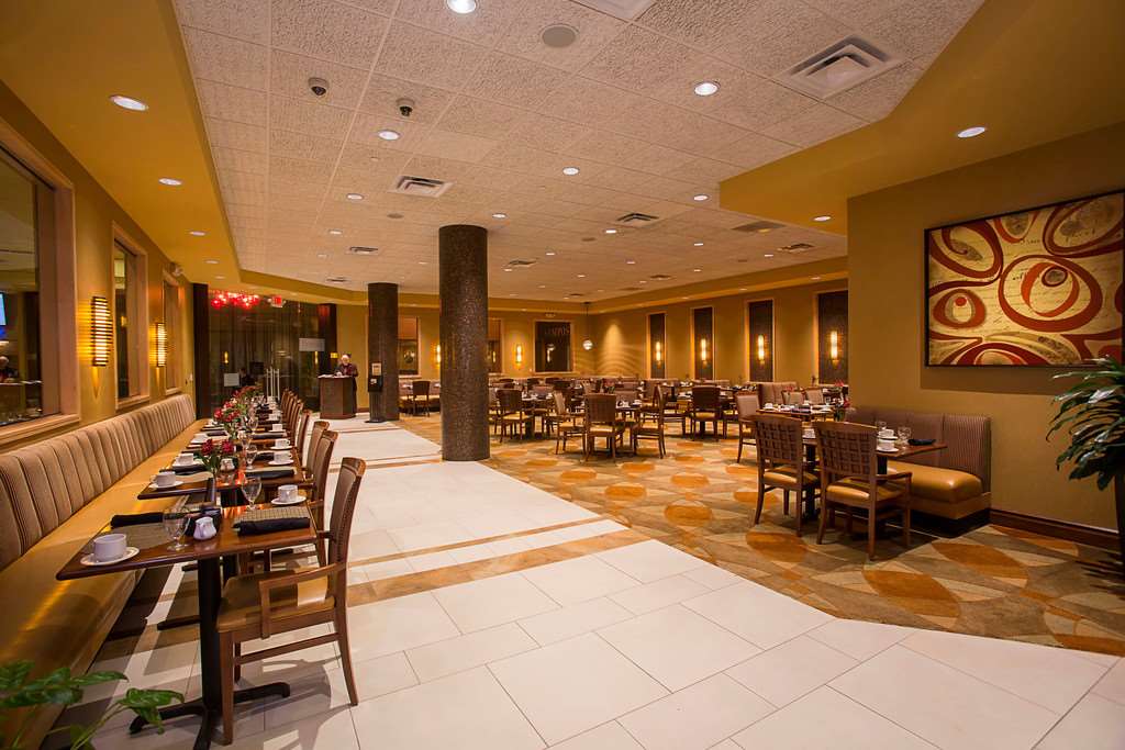 Florida Hotel & Conference Center in the Florida Mall - photo 19