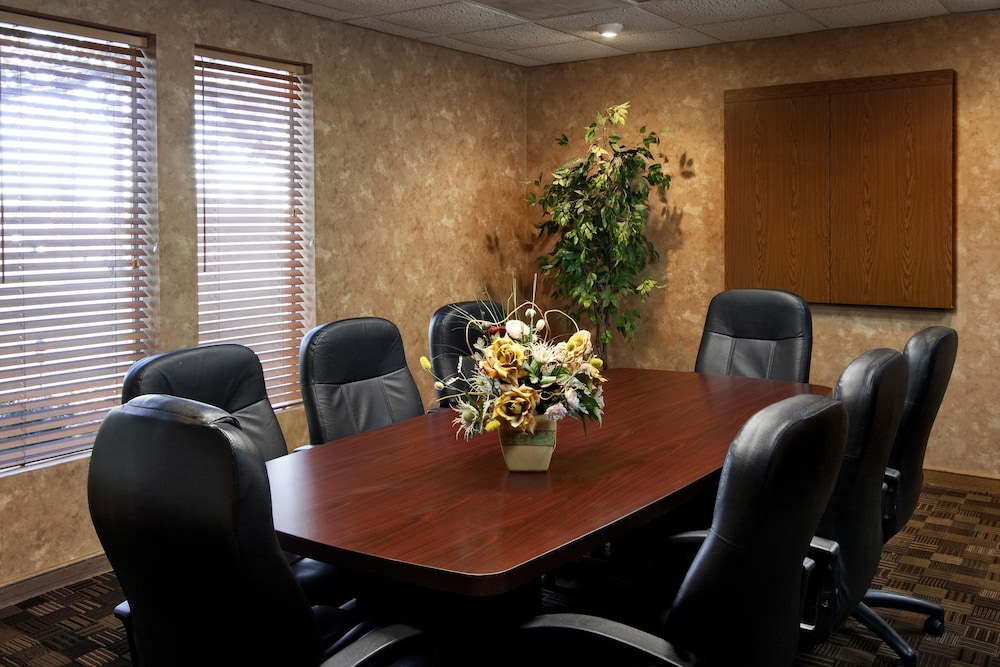 Quality Inn & Suites Albuquerque Midtown University Area - photo 25
