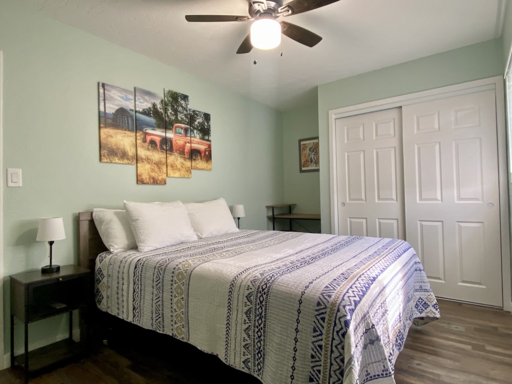 Holiday Motel and RV Park - photo 20