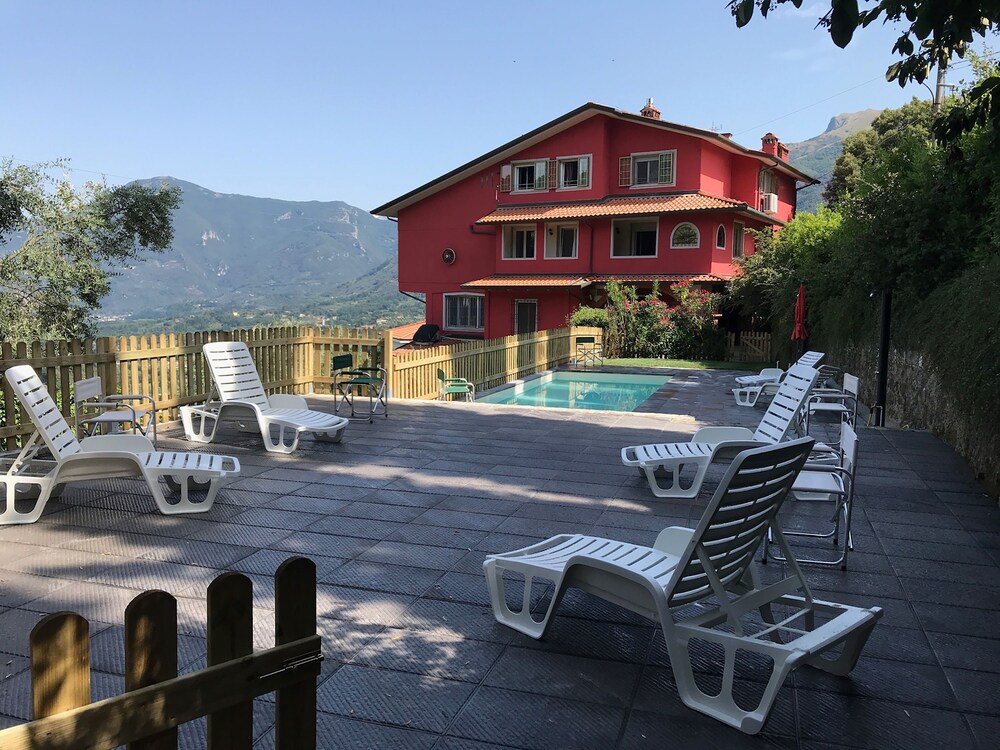 La Casa di Alice — 4-Star Luxury Hotel in Camaiore, Italy