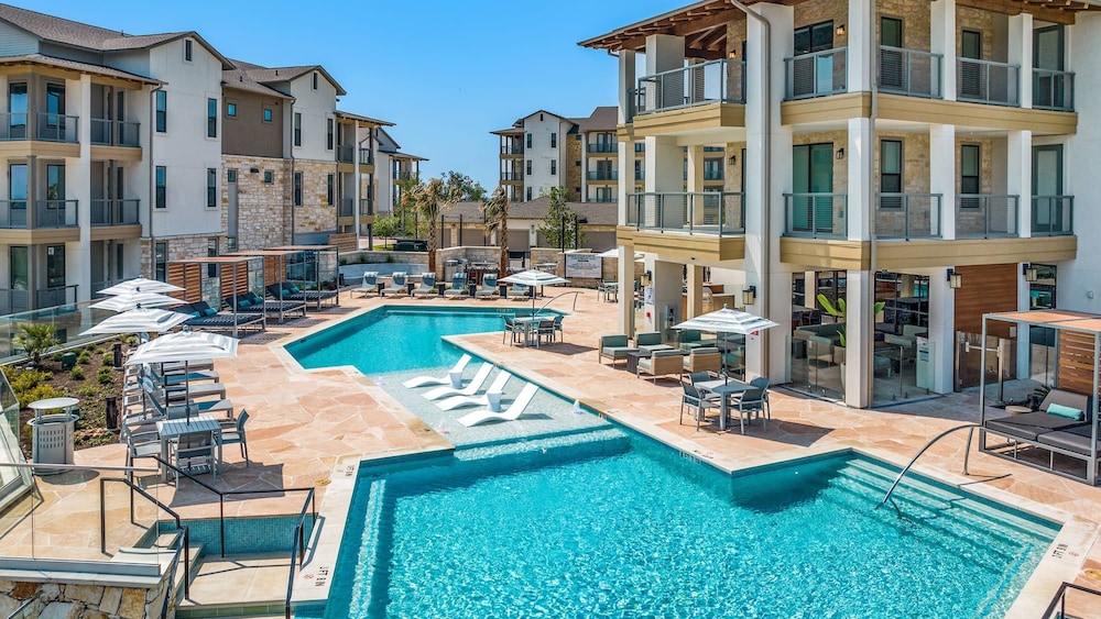 Hill Country Apartments by Landing — 4-Star Luxury Hotel in Bee Cave, United States