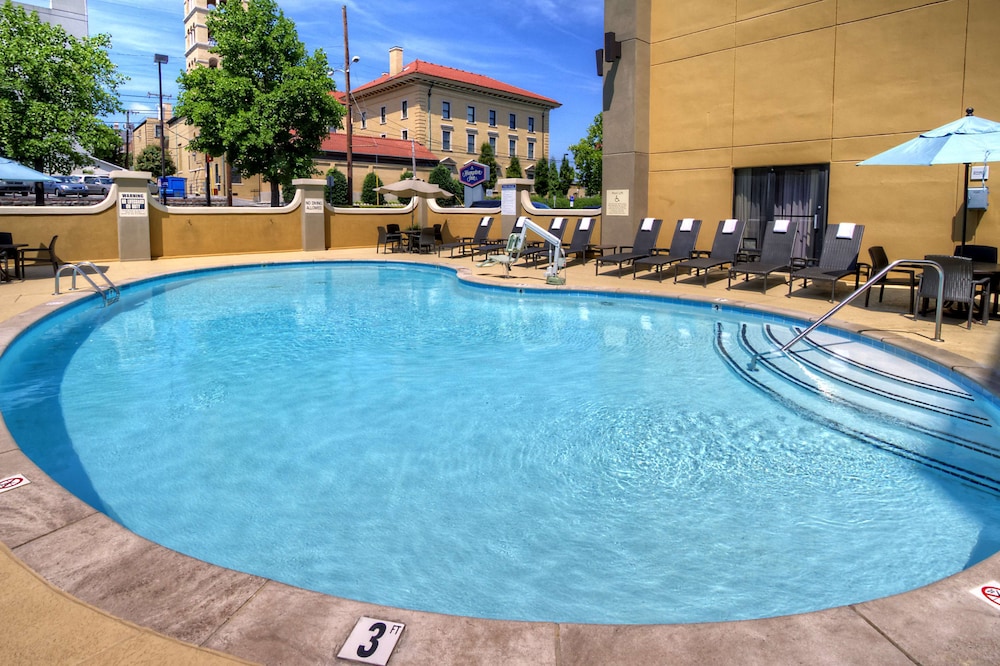 Hampton Inn Nashville Vanderbilt - photo 17