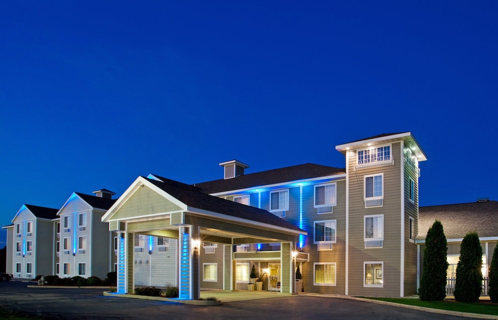 Holiday Inn Express & Suites New Buffalo by IHG in New Buffalo, United States