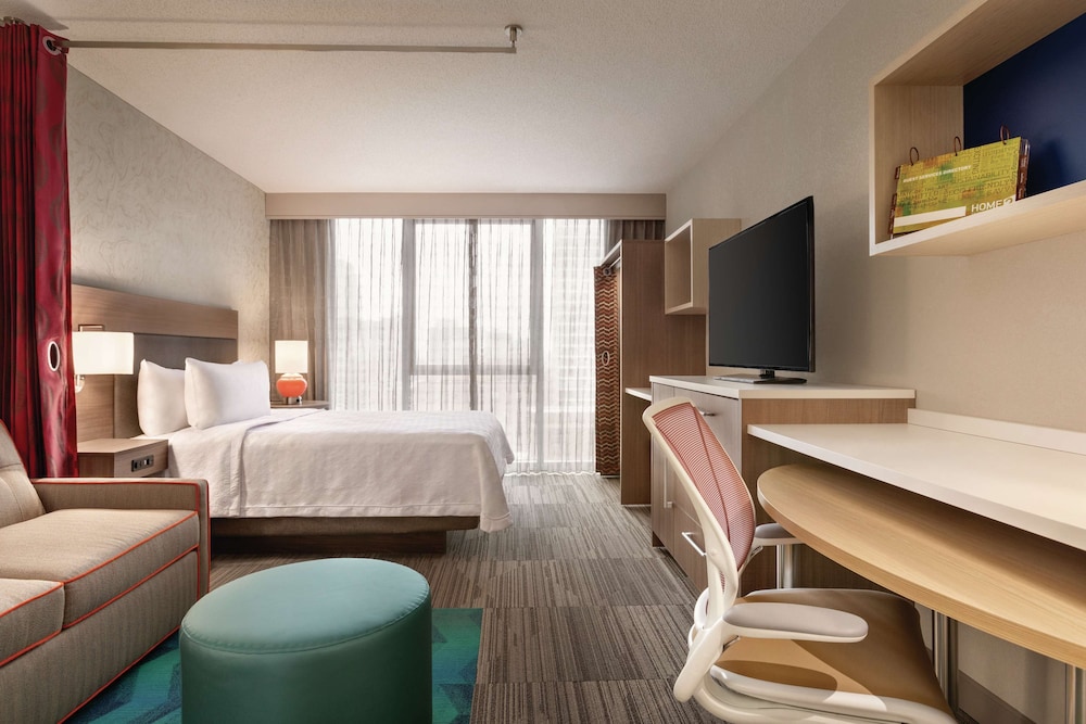 Home2 Suites by Hilton Chicago River North - photo 49