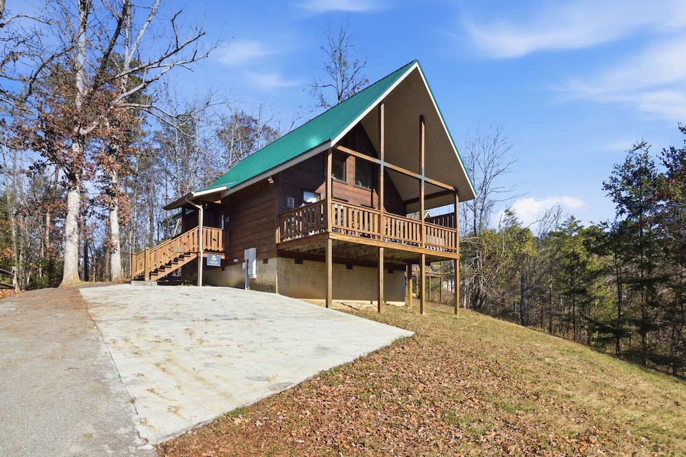 Awesome View Cabin — 5-Star Luxury Hotel in Sevierville, United States