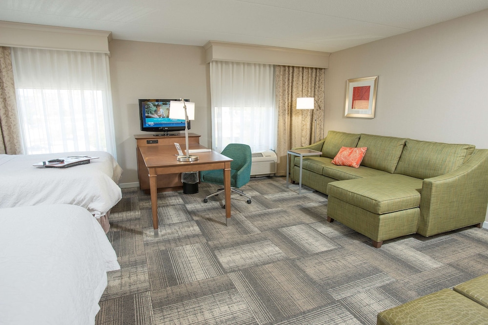 Hampton Inn & Suites Cincinnati Union Center - photo 15