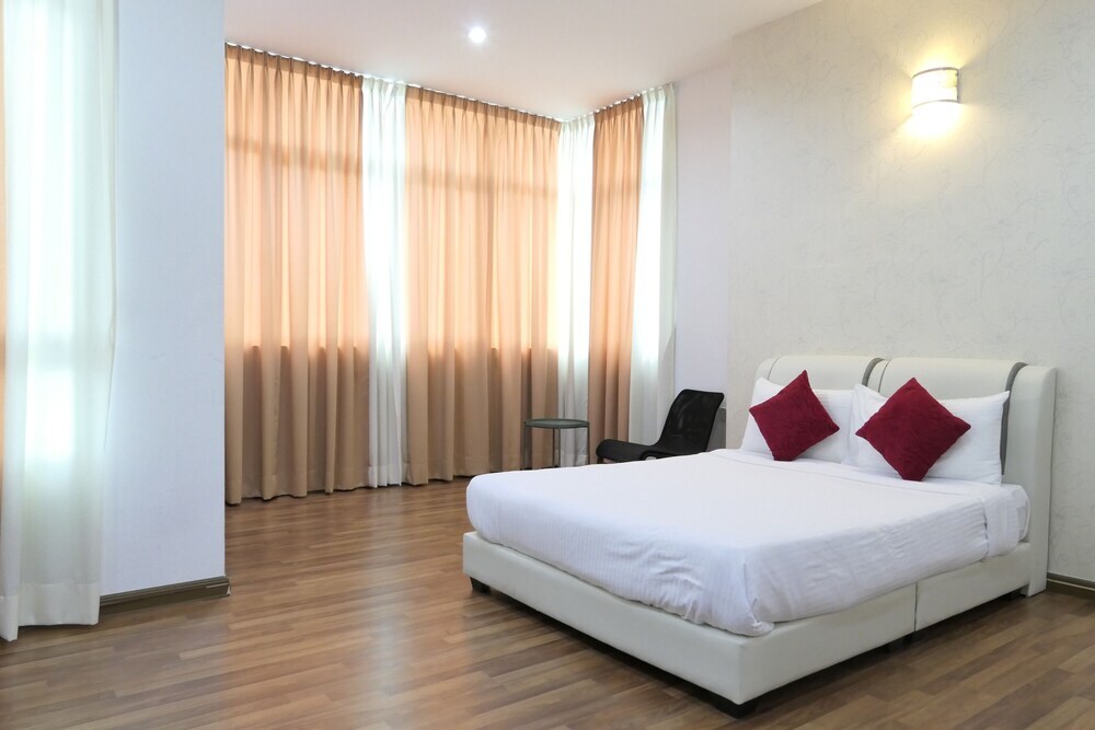 Gurney Seafront Supercondo 4B Penthouse in George Town, Malaysia