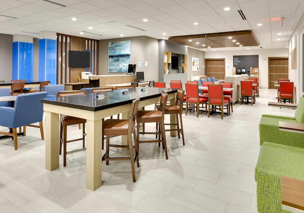 Holiday Inn Express & Suites Plano The Colony by IHG - photo 29