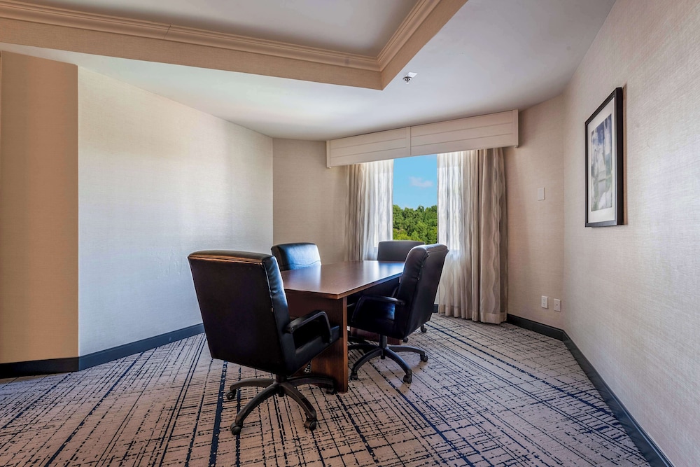 DoubleTree by Hilton South Charlotte Tyvola - photo 17