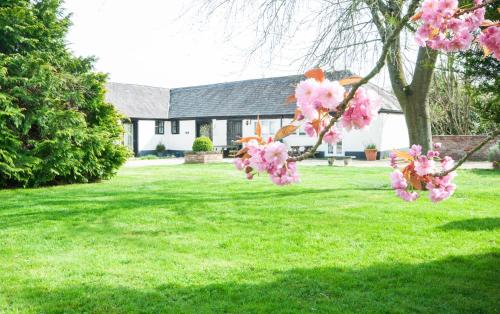 Corner Cottage — 4-Star Luxury Hotel in Shaftesbury, United Kingdom