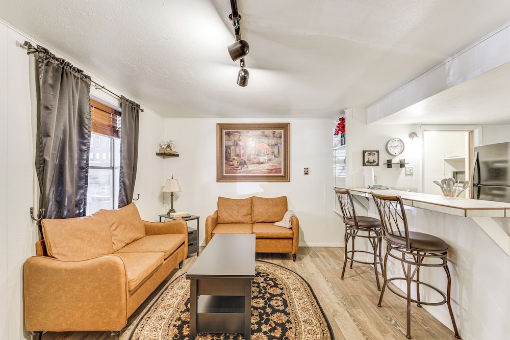 Walk to Angel Fire Resort: Condo w Furnished Deck in Angel Fire, United States