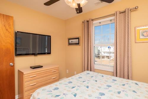 A Beach Music Paradise Too by Oak Island Accommodations - photo 22