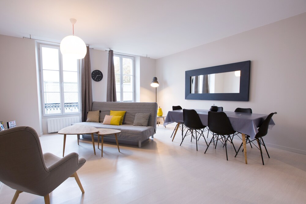 Apart By Jo Proc 2D — 4-Star Luxury Hotel in Saint-Germain-En-Laye, France