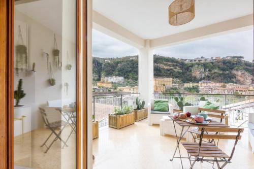 SorrentoVibes Luxury Four Bedroom Home with Amazing Terraces in Sorrento — 4-Star Luxury Hotel in Sorrento, Italy