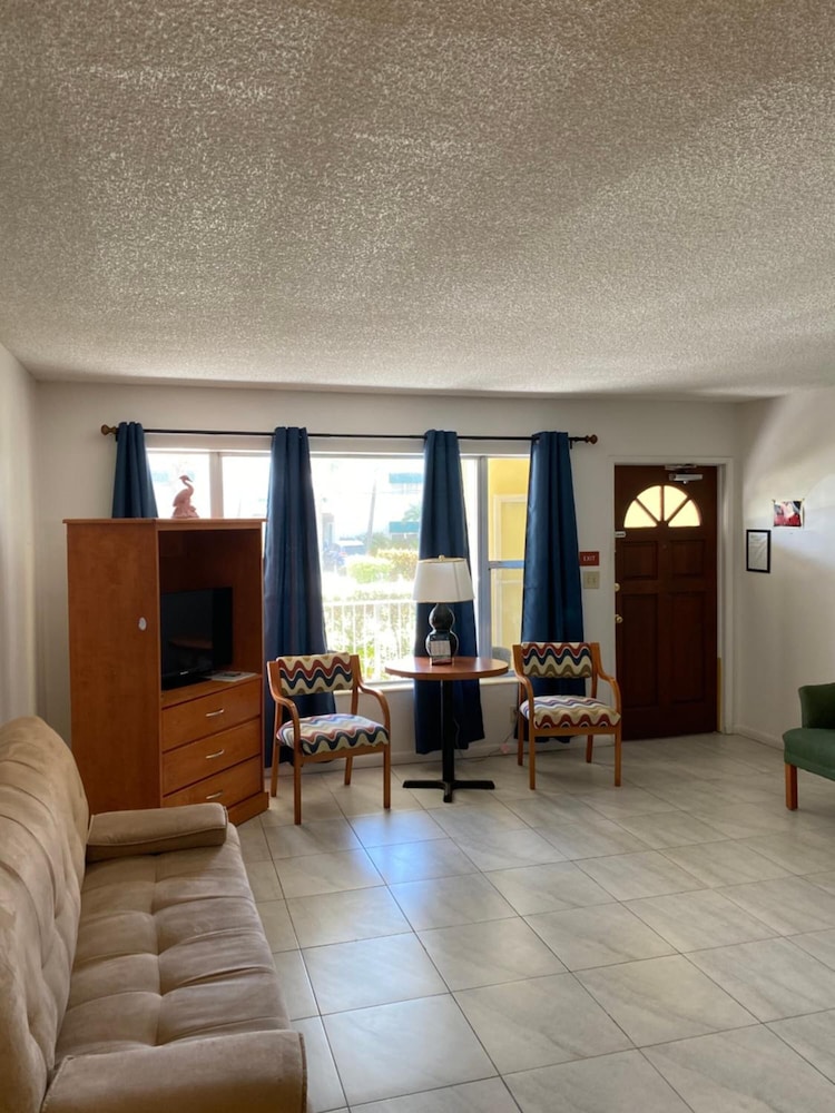 Dee Jay Beach Resort - photo 23